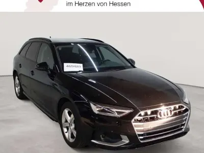 Gebraucht Audi A4 Advanced 163 PS (119 kW) 2023 Mythosschwarz metallic Kombi