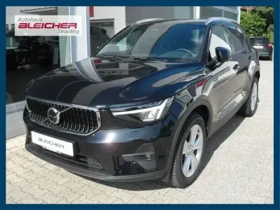 Gebraucht Volvo XC40 Core 197 PS (144 kW) 2023 Schwarz SUV