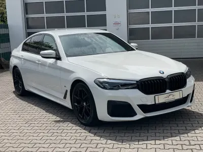 Gebraucht BMW 520 M Sport 184 PS (135 kW) 2023 Weiß Limousine