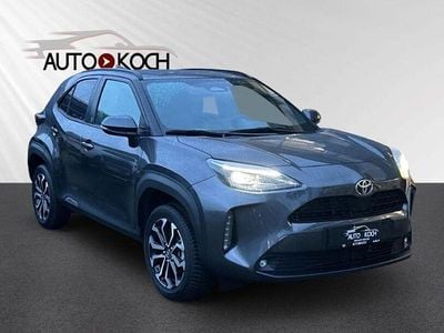 Usata Toyota Yaris Hybrid Plus 131 CV (96 kW) 2024 Grigio SUV