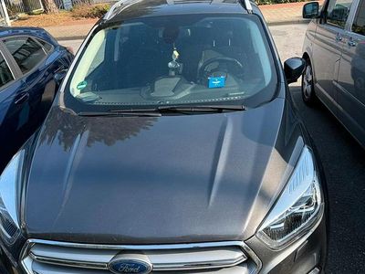 Gebraucht Ford Kuga 150 PS (110 kW) 2019 Grau SUV