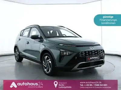 Begagnad Hyundai Bayon Trend 101 HK (74 kW) 2024 Grön SUV