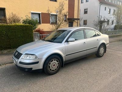 Silber Gebraucht 2002 VW Passat Comfortline Limousine | 999 € (Fairer Preis)