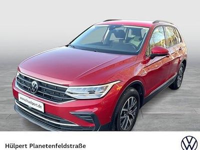 Gebraucht VW Tiguan Life 131 PS (96 kW) 2023 Rot SUV