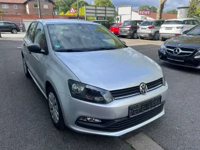 Gebraucht VW Polo 75 PS (55 kW) 2015 Reflexsilber Kleinwagen