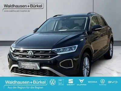 Second-hand VW T-Roc Life 116 CP (85 kW) 2025 Negru SUV
