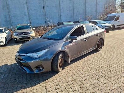 Gebraucht Toyota Avensis Comfort 111 PS (81 kW) 2015 Grau Limousine