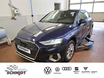 Gebraucht Audi A3 Ambiente 110 PS (80 kW) 2021 Navarrablau metallic Limousine