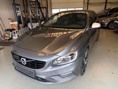 Usata Volvo V60 Momentum 220 CV (161 kW) 2016 Grigio Station wagon
