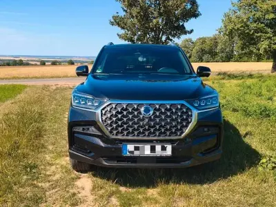 Gebraucht SsangYong Rexton Sapphire 203 PS (149 kW) 2023 Schwarz SUV