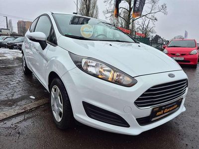 Gebraucht Ford Fiesta Trend 60 PS (44 kW) 2013 Frostweiß Kleinwagen