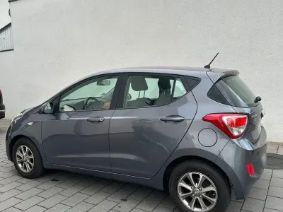 Gebraucht Hyundai i10 YES! Gold 67 PS (49 kW) 2015 Grau Kleinwagen