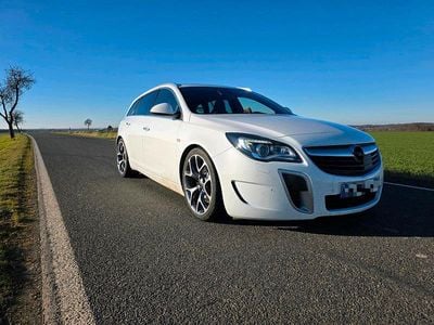 Weiß Gebraucht 2015 Opel Insignia OPC Kombi | 19.900 €