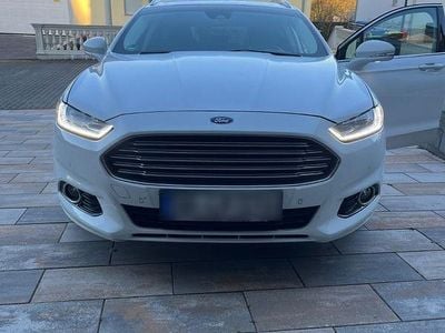 Gebraucht Ford Mondeo Titanium 150 PS (110 kW) 2015 Weiß Kombi