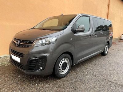 Grau Gebraucht 2021 Opel Vivaro Van / Kleinbus | 24.990 €