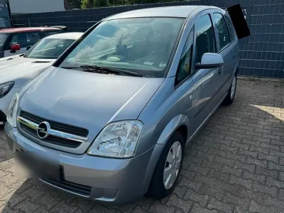 Gebraucht Opel Meriva 101 PS (74 kW) 2004 Silber Van / Kleinbus