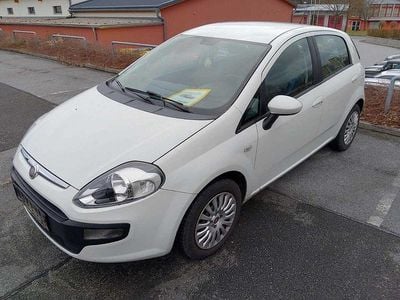 Gebraucht Fiat Punto Life 69 PS (50 kW) 2012 Weiß Kleinwagen