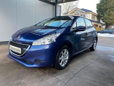 Gebraucht Peugeot 208 Active 82 PS (60 kW) 2014 Blau Kleinwagen