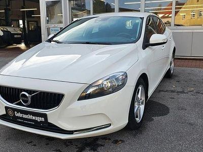 Gebraucht Volvo V40 Kinetic 120 PS (88 kW) 2018 Weiß Limousine