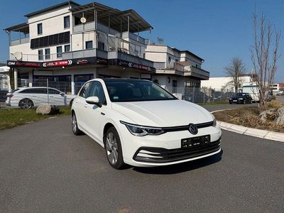 Gebraucht VW Golf VII Style 150 PS (110 kW) 2020 Weiß Limousine