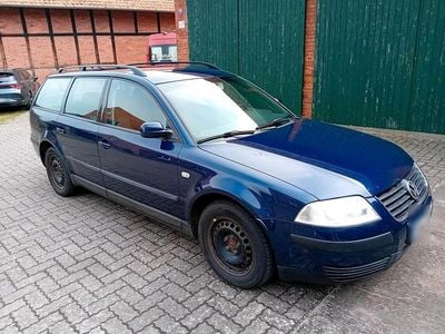 Usata VW Passat 110 CV (80 kW) 2001 Blu Station wagon