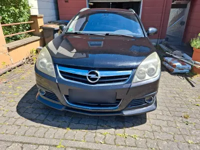 Gebraucht Opel Signum Sport 155 PS (114 kW) 2006 Schwarz Kleinwagen