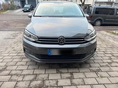 Grau Gebraucht 2019 VW Touran Join Van / Kleinbus | 18.300 € (Guter Preis)