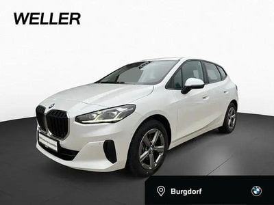Gebraucht BMW 220 Active Tourer Comfort Edition 163 PS (119 kW) 2025 Mineralweiß (weiß) Van / Kleinbus