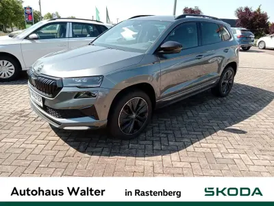 Neu Skoda Karoq SportLine 150 PS (110 kW) 2026 Graphitgrau SUV