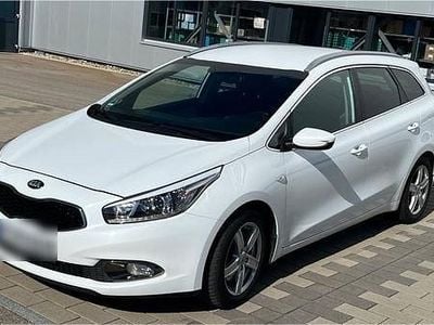 Gebraucht Kia Ceed 128 PS (94 kW) 2015 Andere farben Kleinwagen