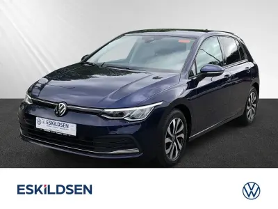 Brugt VW Golf VIII Active 110 HK (80 kW) 2021 Blå Sedan