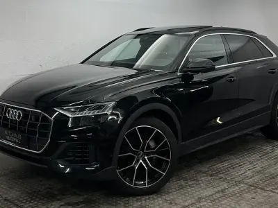 Gebraucht Audi Q8 S-Line 340 PS (250 kW) 2023 Mythosschwarz (metallic) SUV