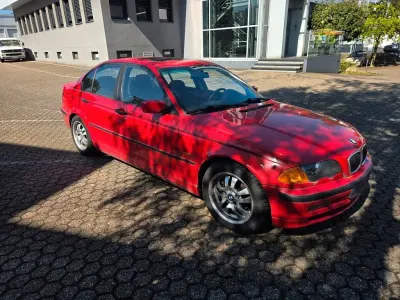 Gebraucht BMW 320 136 PS (100 kW) 1999 Rot Limousine
