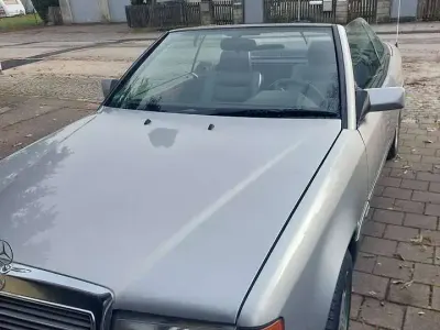 Second-hand Mercedes E300 220 CP (161 kW) 1992 Argintiu Cabrio