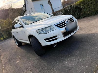 Gebraucht VW Touareg 235 PS (172 kW) 2007 Weiß SUV