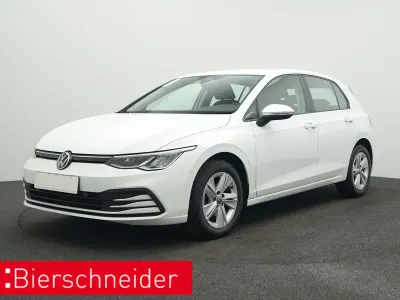 Gebraucht VW Golf VIII Life 131 PS (96 kW) 2022 Weiss Limousine