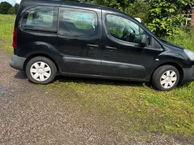 Gebraucht Citroën Berlingo 66 PS (48 kW) 2010 Schwarz Van / Kleinbus