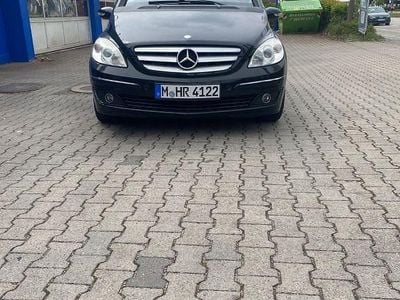Mercedes B200