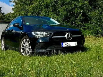 Gebraucht Mercedes CLA180 116 PS (85 kW) 2023 Schwarz Coupé