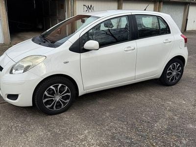 Gebraucht Toyota Yaris Cool 87 PS (63 kW) 2009 Weiß Kleinwagen