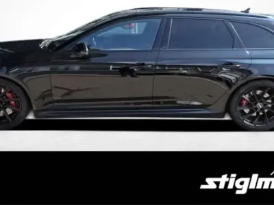 Używany Audi RS4 Sport 450 KM (330 kW) 2023 Czarny Kombi