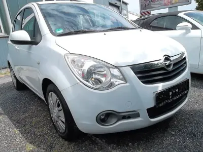 Gebraucht Opel Agila Edition 68 PS (50 kW) 2012 Weiß Kleinwagen