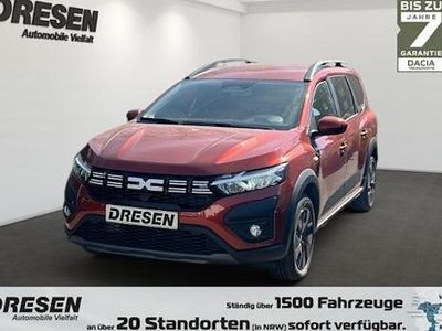 Neu Dacia Jogger Expression 110 PS (80 kW) 2025 Grün Van / Kleinbus