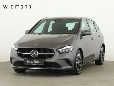 Używany Mercedes B200 Advanced 163 KM (119 kW) 2025 Szary Minivan
