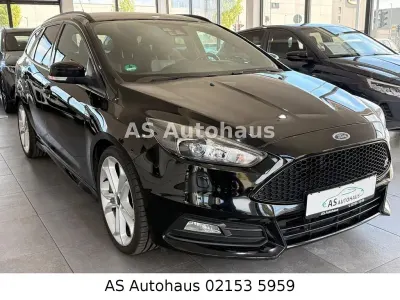 Usata Ford Focus ST 185 CV (136 kW) 2017 Nero Berlina