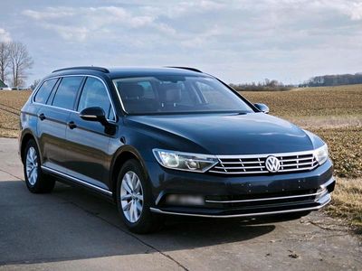 Gebraucht VW Passat 150 PS (110 kW) 2015 Blau Kombi