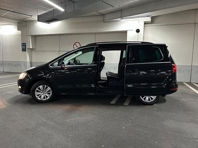 Second-hand VW Sharan 140 CP (102 kW) 2012 Negru Monovolum