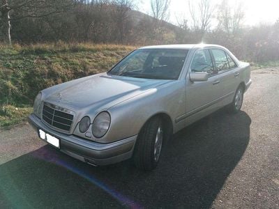 Mercedes E280