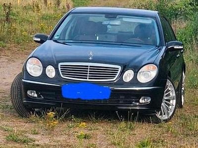 Second-hand Mercedes E240 170 CP (125 kW) 2004 Negru Berlinǎ