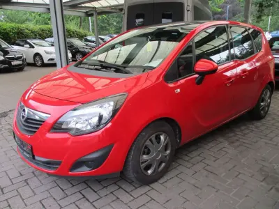 Gebraucht Opel Meriva Color Edition 120 PS (88 kW) 2012 Rot Van / Kleinbus